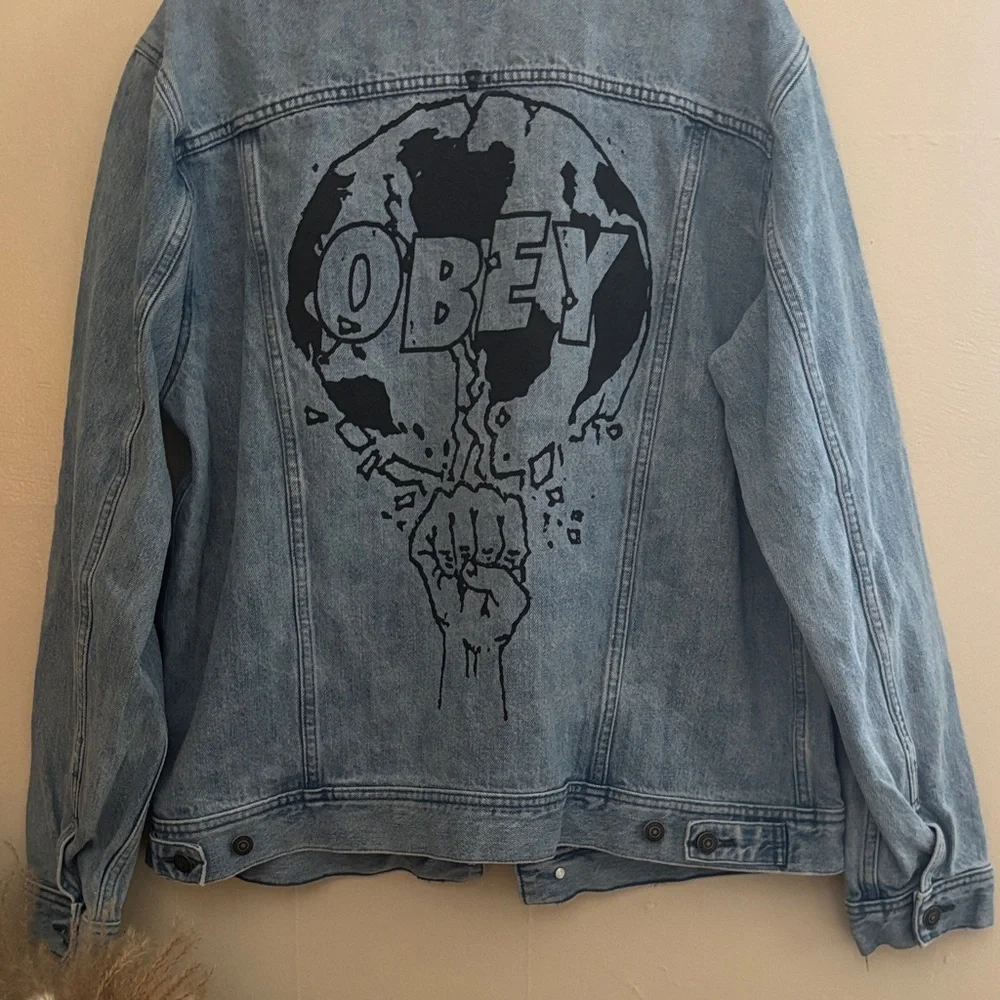 Obey Worldwide Jean Jacket Light Blue Denim Fist Earth Shatter Graphic Black XL - Picture 5 of 16